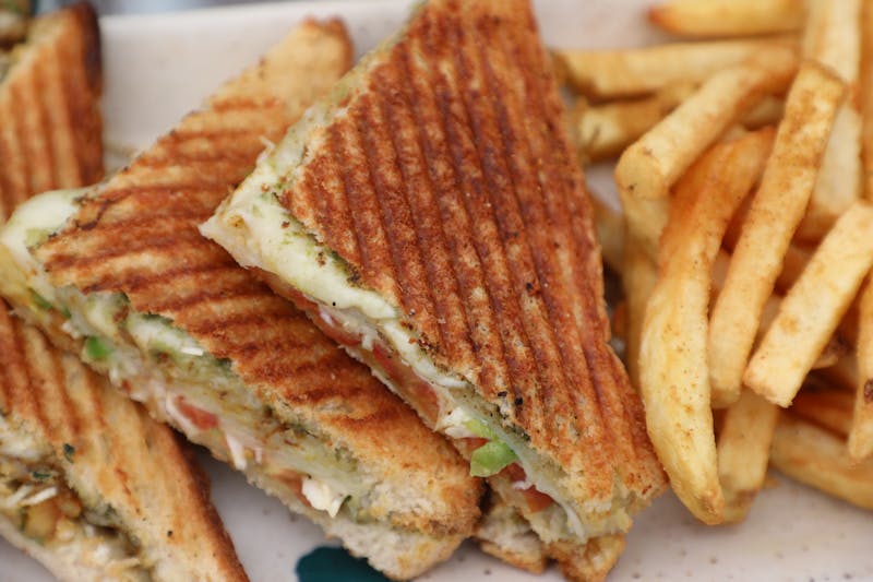 Grilled chicken pesto primo sub with fresh toppings